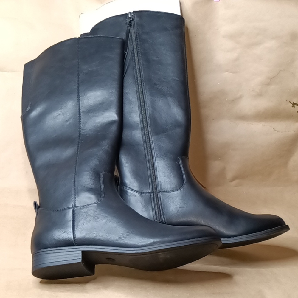 Brisa Boots Size 10